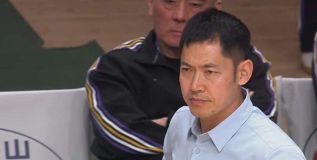 开云登录入口-狂输23分后，多位媒体人发声，怒斥缺乏精神领袖，矛头对准张庆鹏